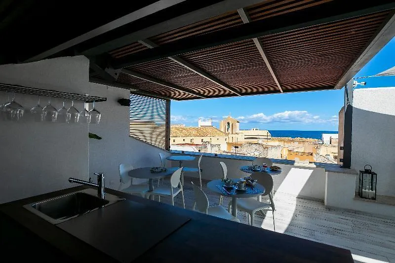 **** מלון דירות Azzoli Trapani - Apartments&Skypool - Adults Only איטליה