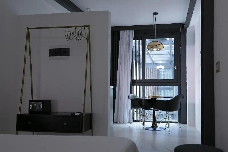 Apartahotel Azzoli Trapani - Apartments&Skypool - Adults Only